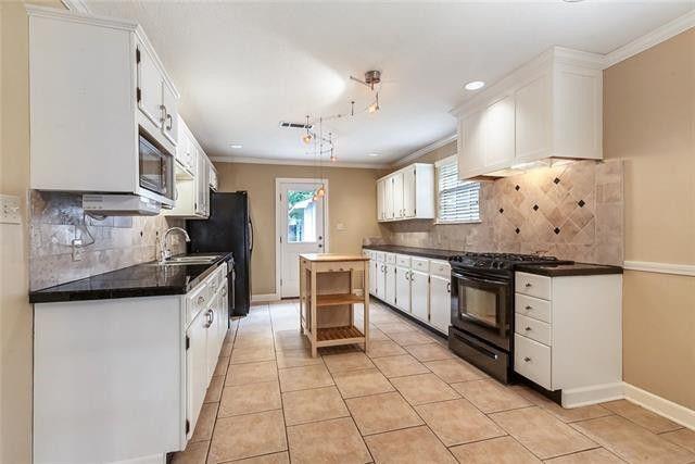 718 WILKINSON Street