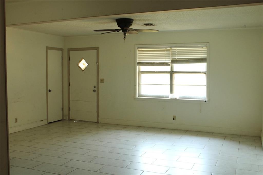 1005 E THOMAS Street