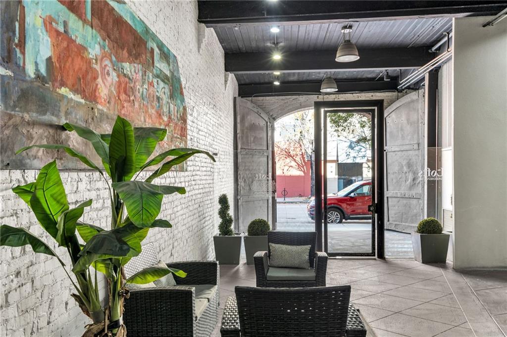 402 JULIA Street 302