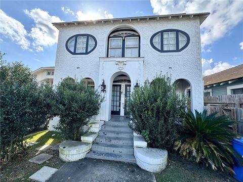 7026 S CLAIBORNE Avenue New Orleans LA 70125