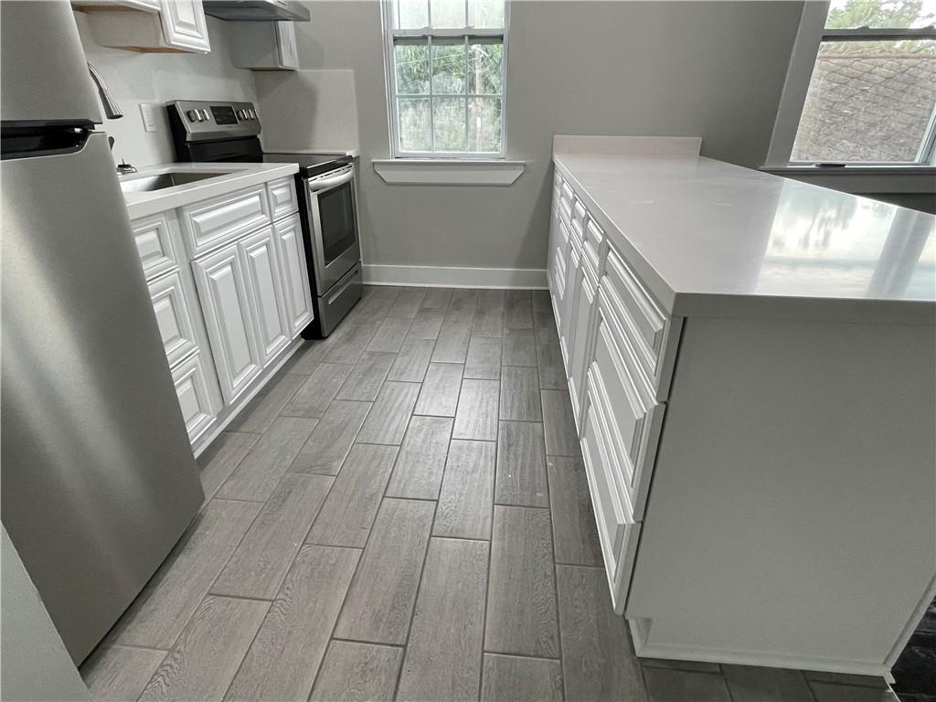 7026 S CLAIBORNE Avenue