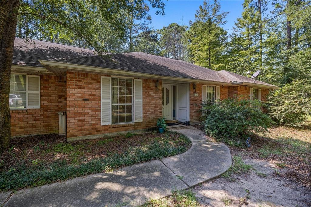 Covington, Louisiana 70433, United States, 3 Bedrooms Bedrooms, ,2 BathroomsBathrooms,Residential,Pending,46103