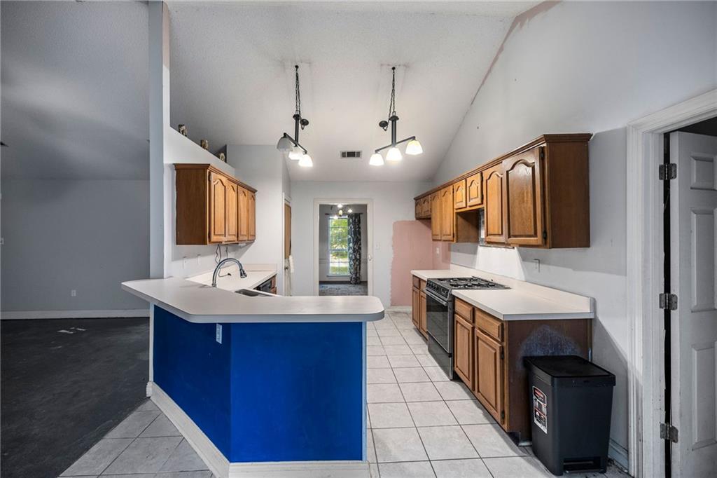 Covington, Louisiana 70433, United States, 3 Bedrooms Bedrooms, ,2 BathroomsBathrooms,Residential,Pending,46103