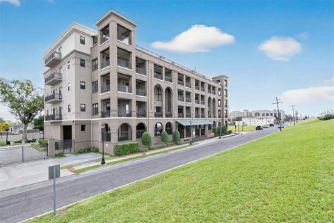 504 1ST Street 204 Gretna LA 70053