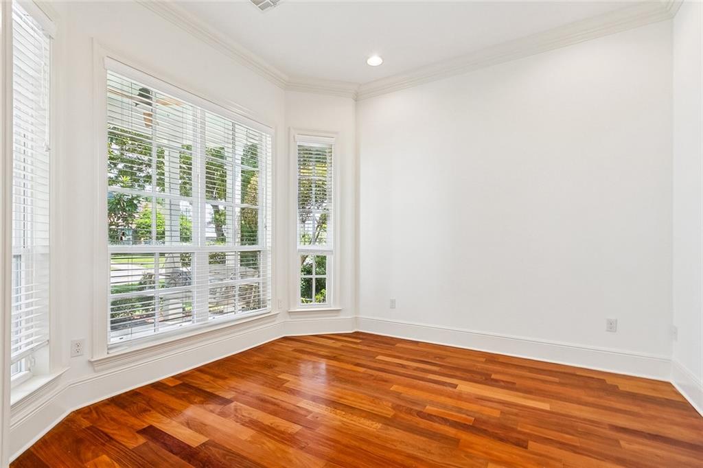 604 METAIRIE LAWN Drive