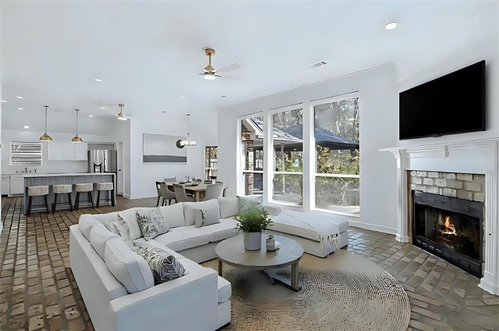 243 WESTWOOD Drive