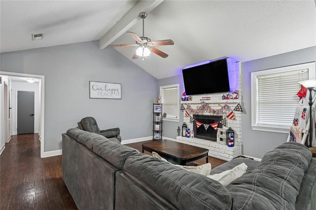 211 WILLIAM Drive