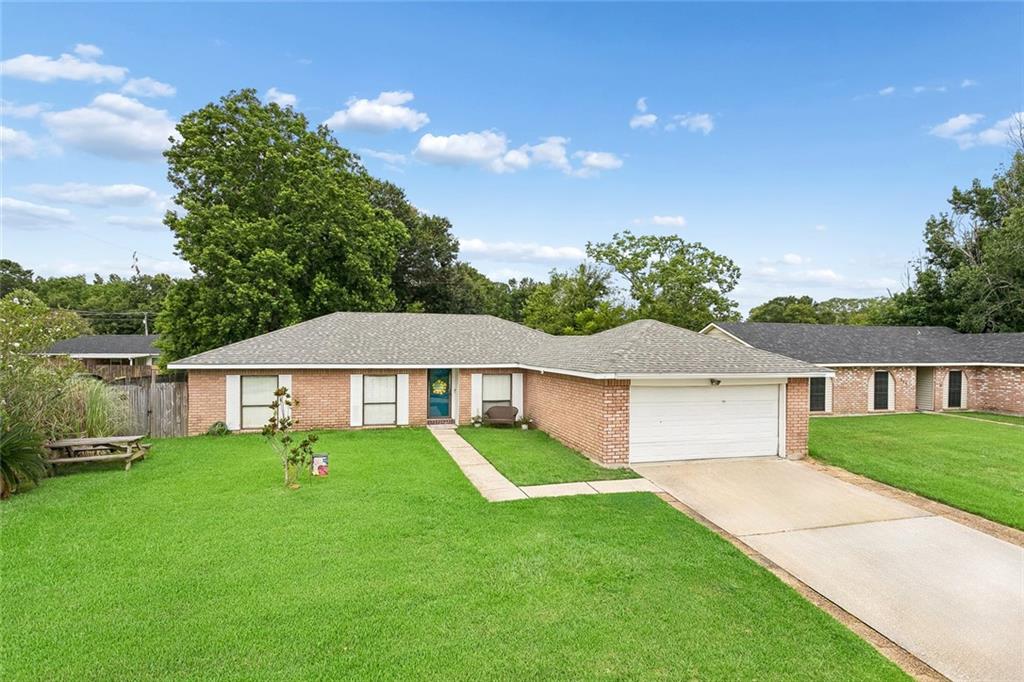 211 WILLIAM Drive