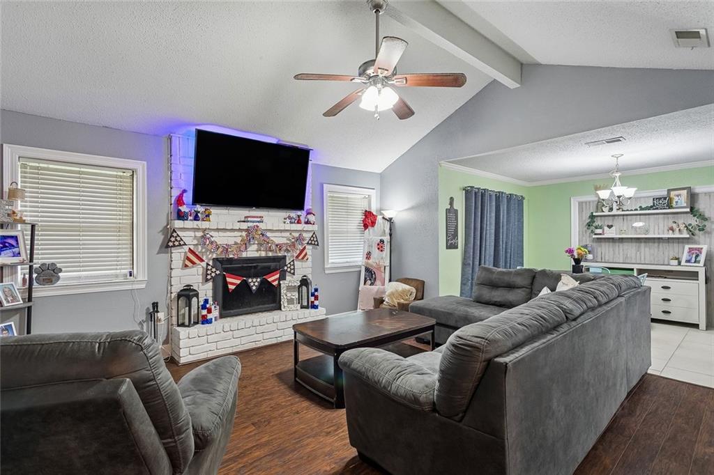 211 WILLIAM Drive