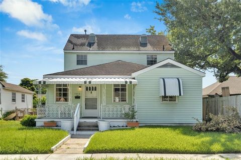Photo of 100 HATHAWAY Place, New Orleans, LA 70119 (MLS # 2559225)