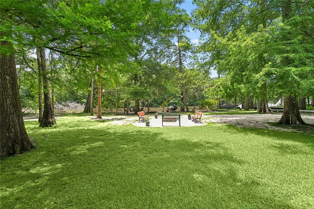 10 CYPRESS Road