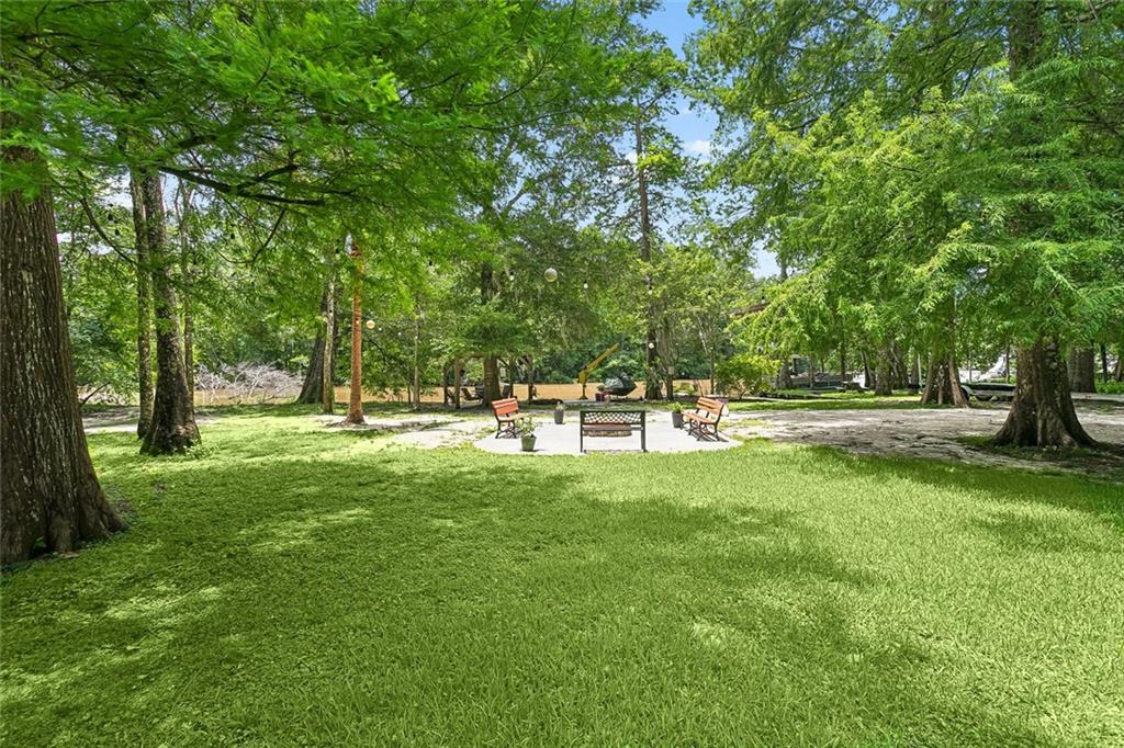 10 CYPRESS Road