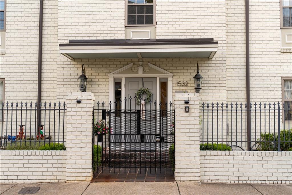 1532 ST ANDREW Street 202