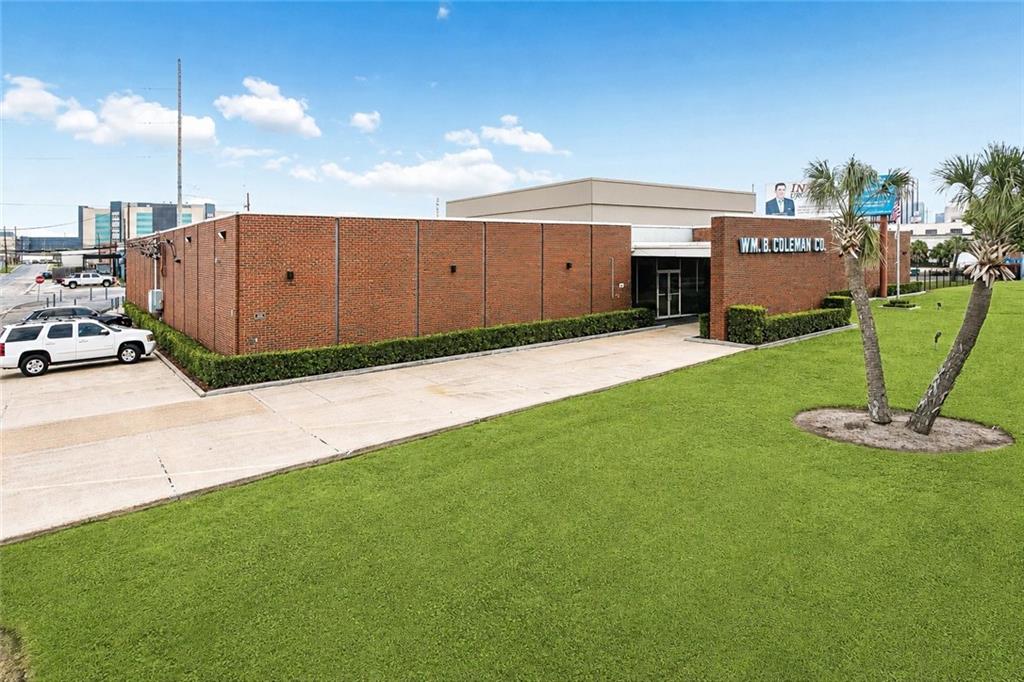 Photo 1 of 16 — 4001 EARHART Boulevard, New Orleans, LA 70125
