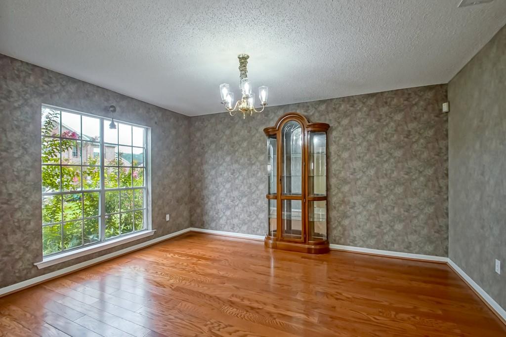 2404 RUE SAINT HONORE Avenue