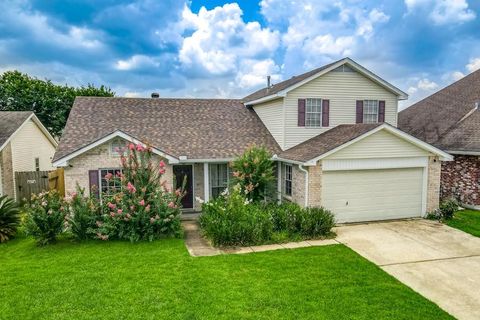 2404 RUE SAINT HONORE Avenue Gretna LA 70056