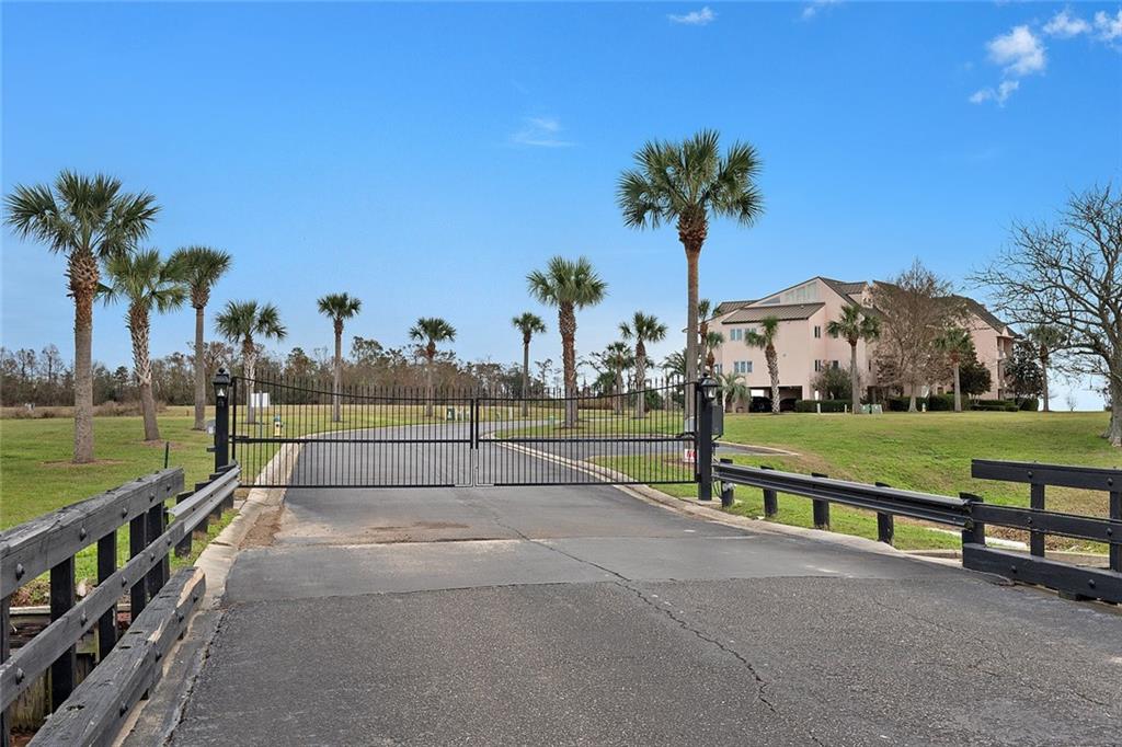 Mandeville, Louisiana 70448, United States, 3 Bedrooms Bedrooms, ,3 BathroomsBathrooms,Residential,Active,237437