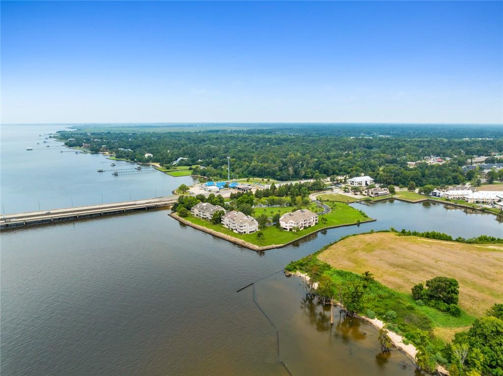 Mandeville, Louisiana 70448, United States, 3 Bedrooms Bedrooms, ,3 BathroomsBathrooms,Residential,Active,237437