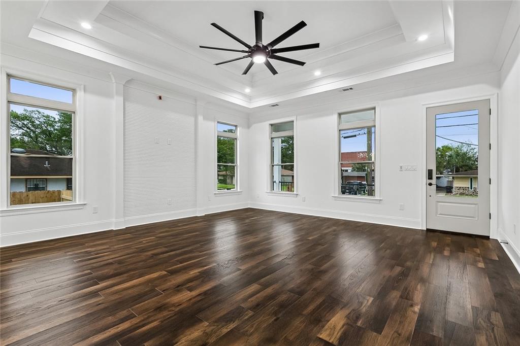 4621 STEPHEN GIRARD Avenue