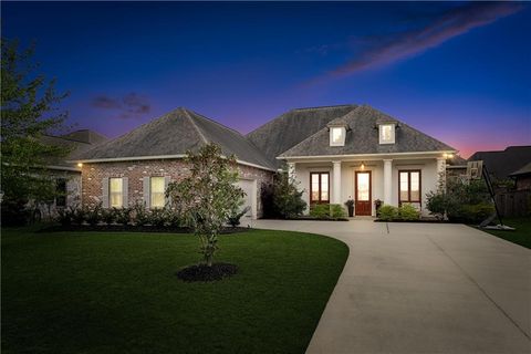 624 CHATEAU ANDELOT Drive Mandeville LA 70471