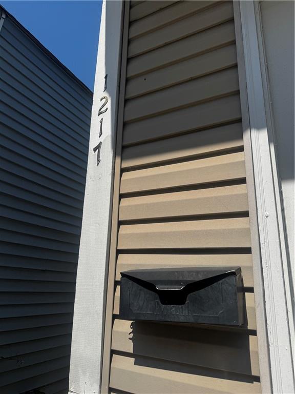 1207 25 S CLARK Street