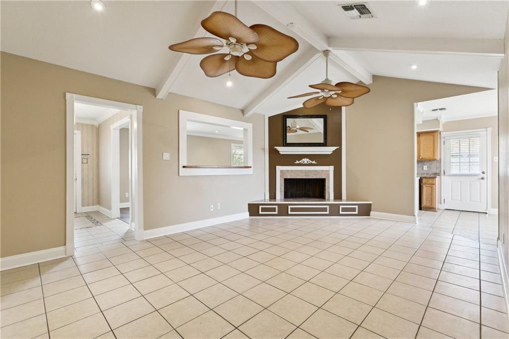 1629 YORKTOWNE Drive