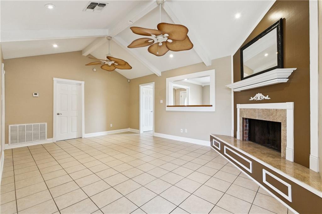 1629 YORKTOWNE Drive