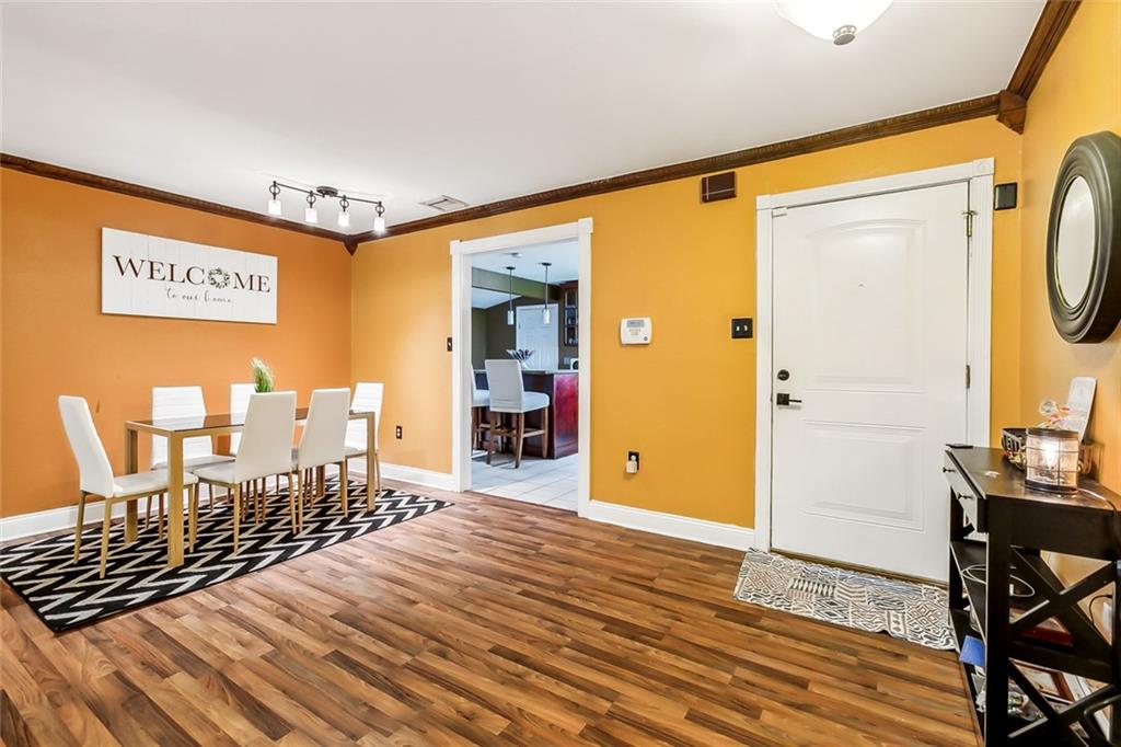 Photo 4 of 18 of 10114 PRESSBURG Street house