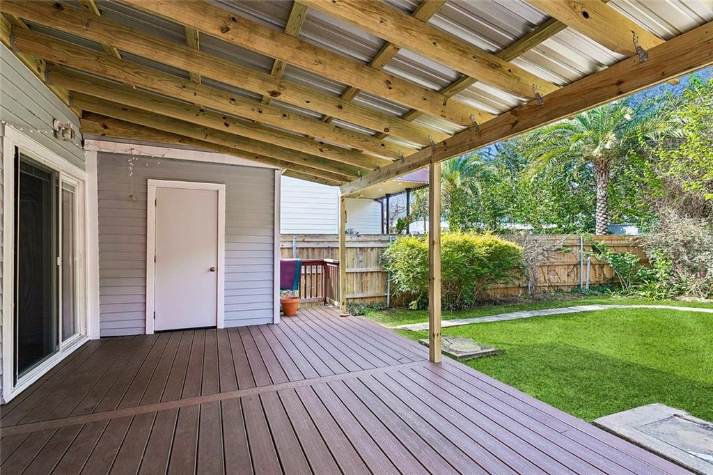 706-708 DESIRE Street