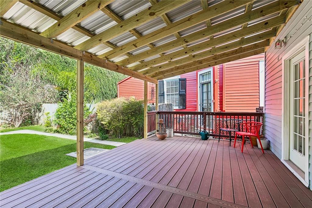 706-708 DESIRE Street