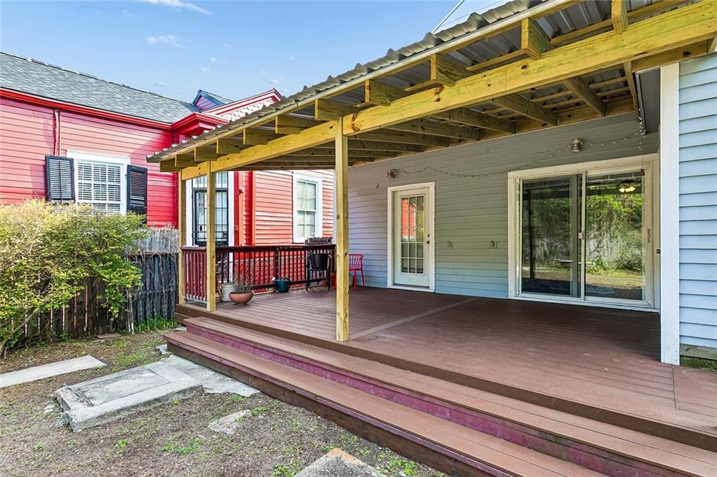 706-708 DESIRE Street