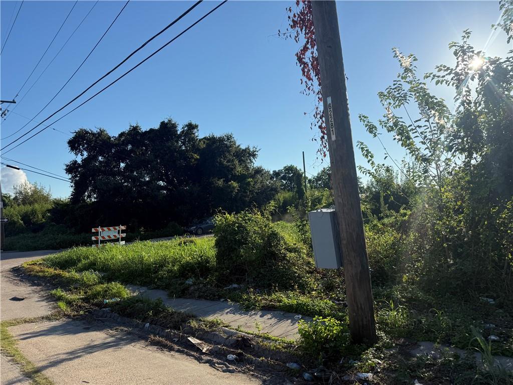 3239 JOHNNY JACKSON JR Boulevard