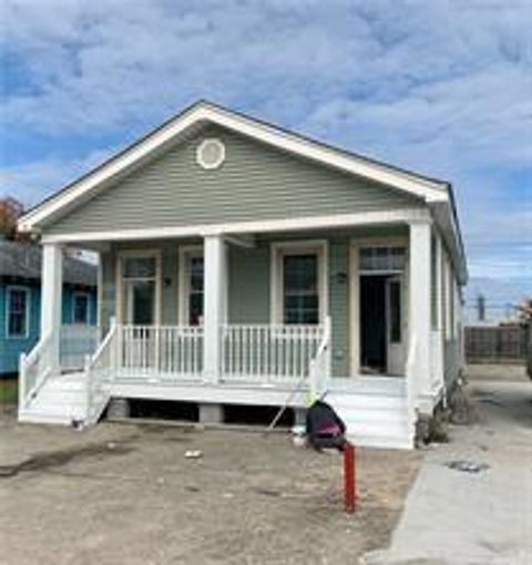 213-215 OAK Street Harahan LA 70123