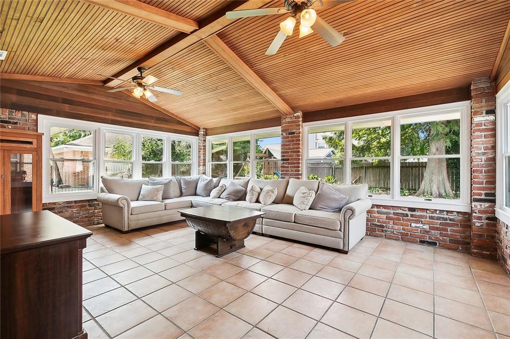 Photo 22 of 27 of 29 BELLE HELENE Drive house