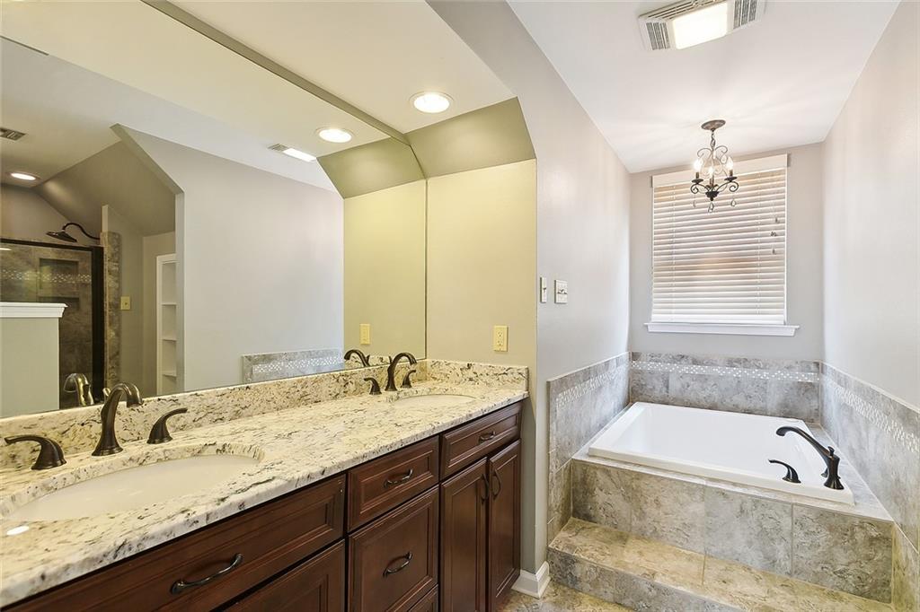 Photo 12 of 27 of 29 BELLE HELENE Drive house