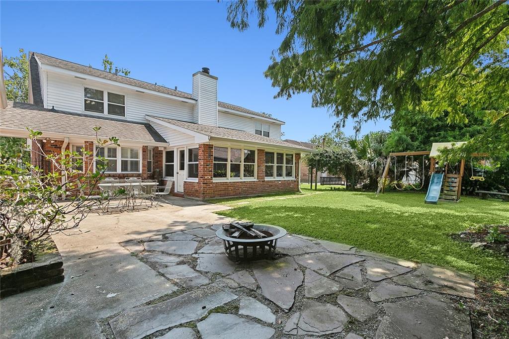 Photo 25 of 27 of 29 BELLE HELENE Drive house