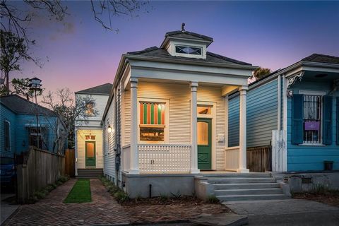 1823 BURGUNDY Street New Orleans LA 70116