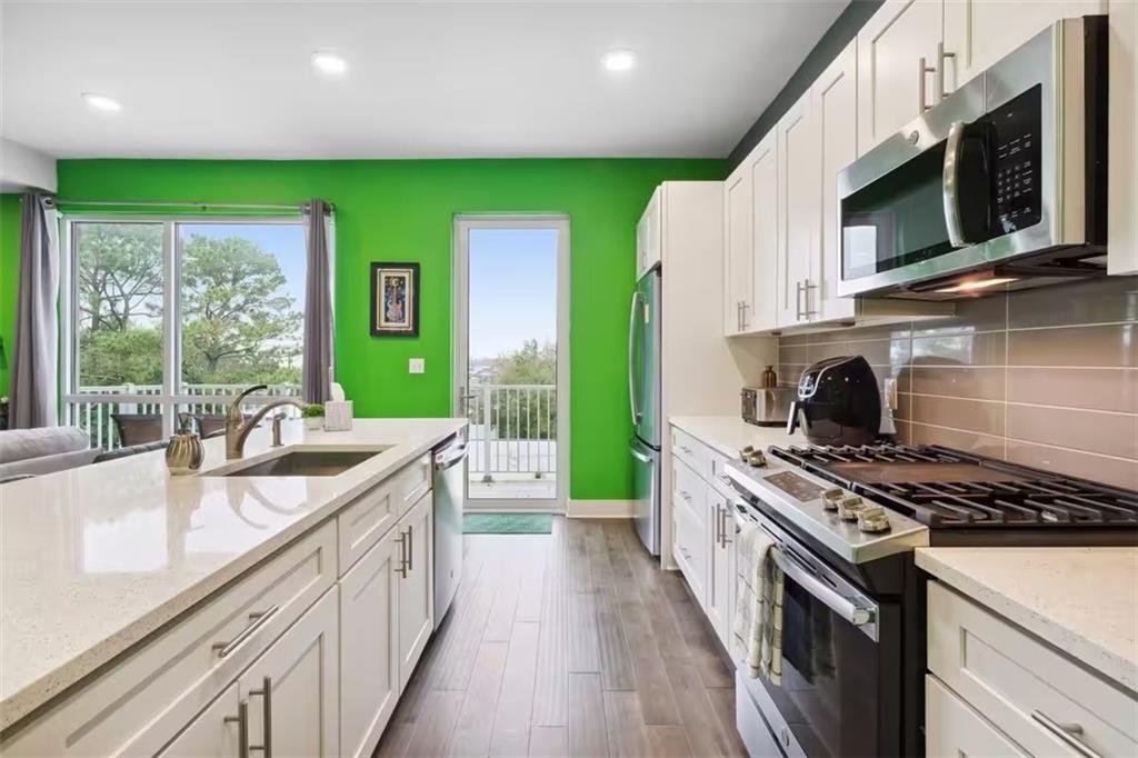 900 BARTHOLOMEW Street 420