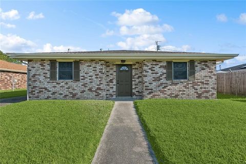 2108 RIVER QUEEN Drive Violet LA 70092