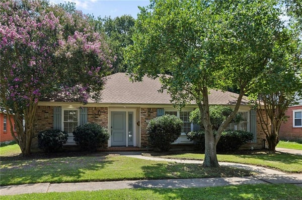 2705 SELLS ST, METAIRIE, LA 70003 - Image ad9e1d0a9172e283b33739d6f3cebbed/358536700