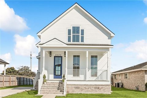 2325 BENJAMIN Street Arabi LA 70032