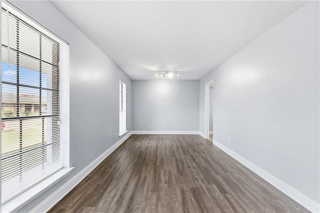 1912 WILLIAMSBURG Drive