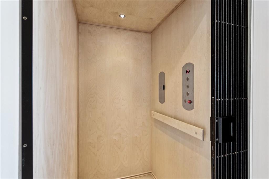 Mandeville, Louisiana 70471, United States, 3 Bedrooms Bedrooms, ,3 BathroomsBathrooms,Residential,Active,180828