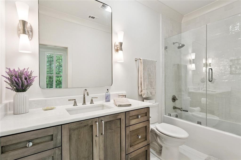 Mandeville, Louisiana 70471, United States, 3 Bedrooms Bedrooms, ,3 BathroomsBathrooms,Residential,Active,180828