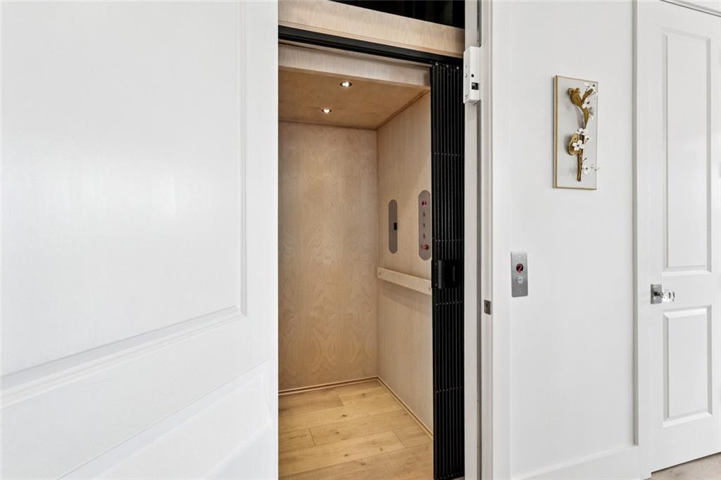 Mandeville, Louisiana 70471, United States, 3 Bedrooms Bedrooms, ,3 BathroomsBathrooms,Residential,Active,180828