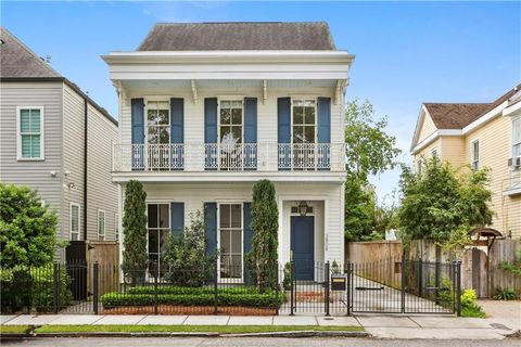 Photo of 3808 PRYTANIA Street, New Orleans, LA 70115 (MLS # 2554001)