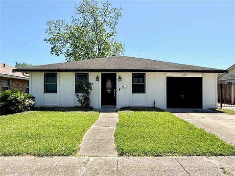 Photo of 621 FAIRLAWN Drive, Terrytown, LA 70056 (MLS # 2554025)