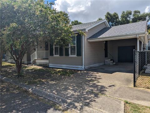 5730 Rosemary Place, New Orleans, LA 70124 - #: 2402972