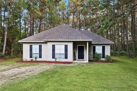 145 GITZ Lane Madisonville LA 70447
