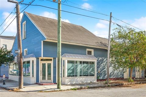 3308 BURGUNDY Street New Orleans LA 70117